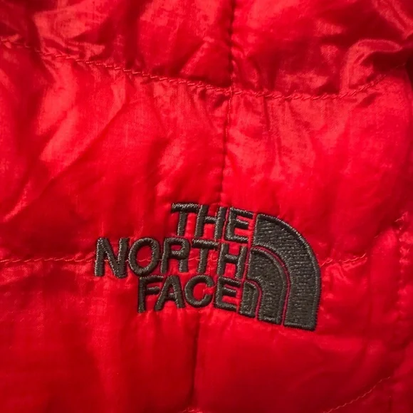 The North Face Men's Thermoball Red Puffer Jacket Full Zip Size: M - Picture 8 of 14